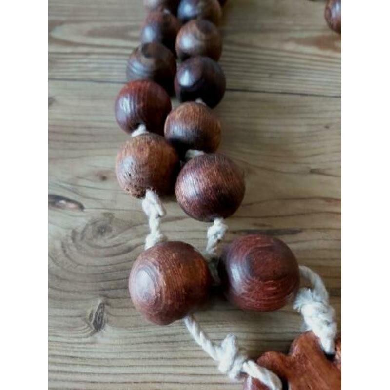 Woonketting hout met hartje & kruis