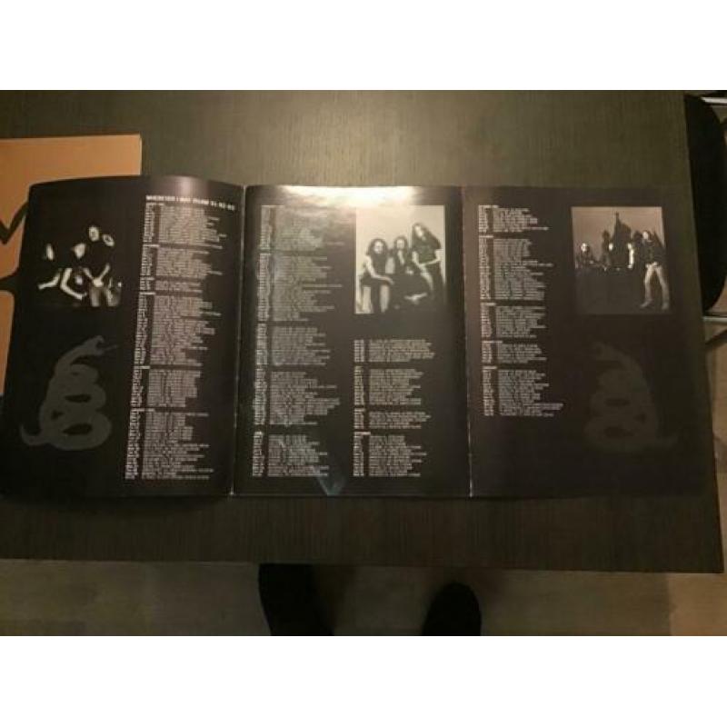 MetalIica tour boek Wherever We May Roam Tour Black Album