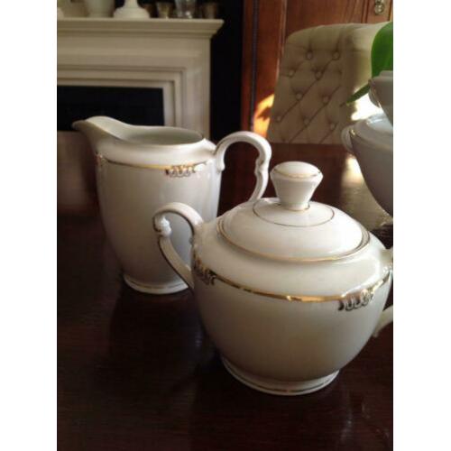 Suikerpot en melkkannetje van eschenbach Bavaria groot