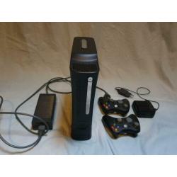 XBOX 360 + 2 controllers + games