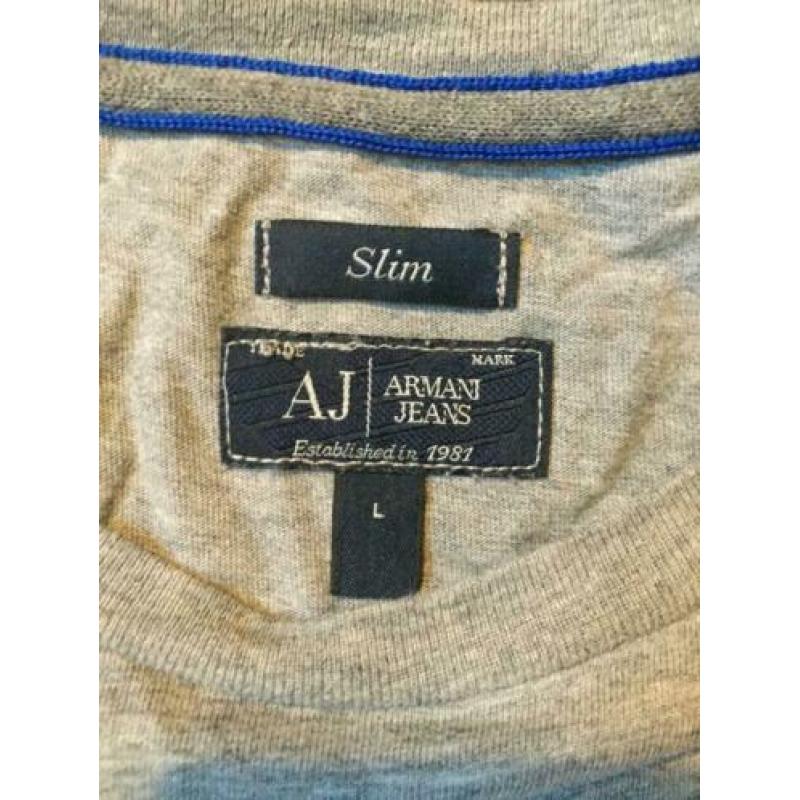 Armani Jeans t-shirt - volwassen maat small. Grijs, AJ logo