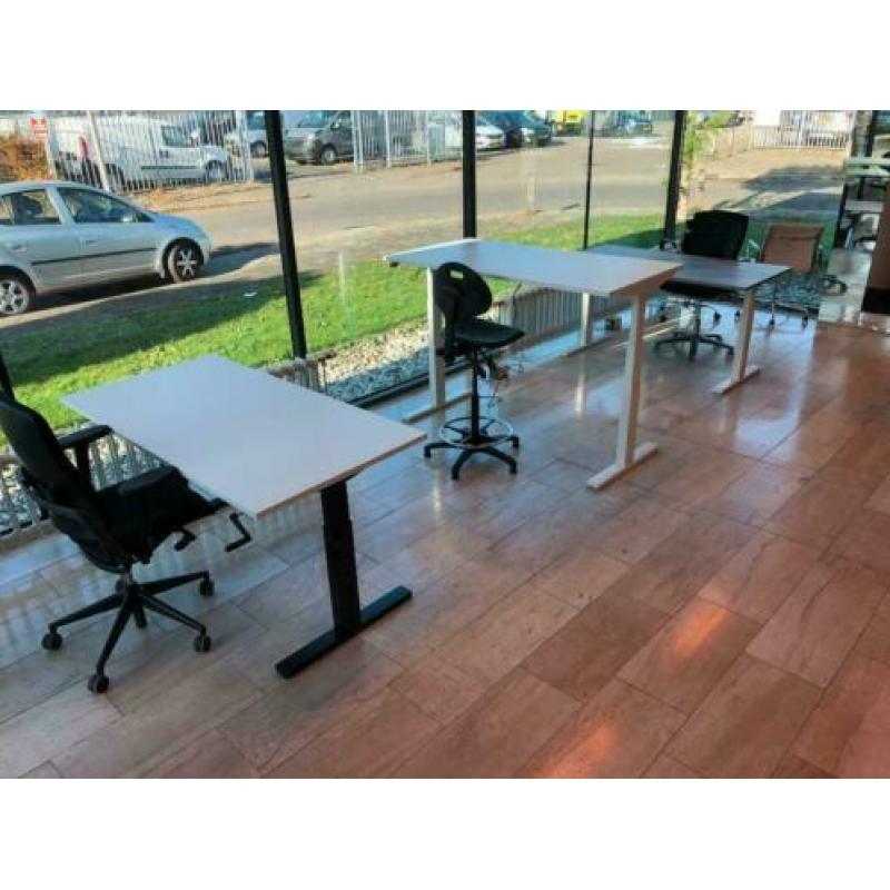 Elektrisch verstelbaar Zit/sta bureau 160 X 80 cm, nieuw