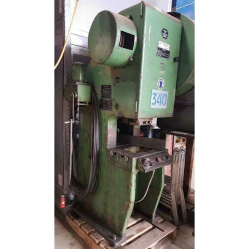 1104. Pers / excenter pers / 25 ton