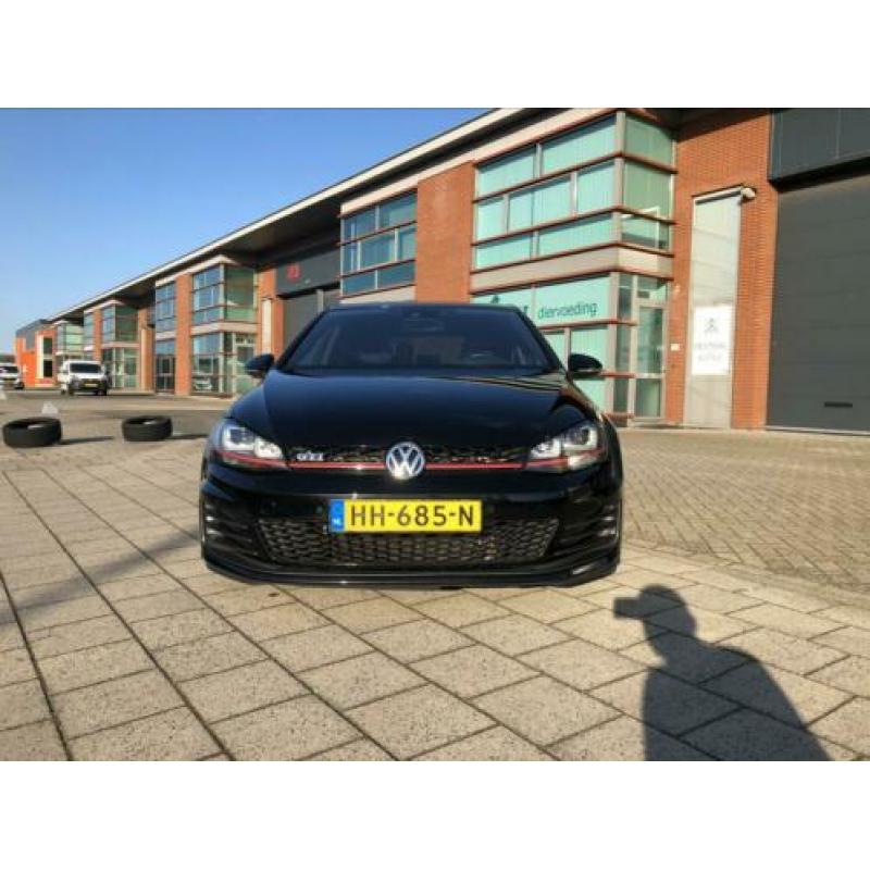 Volkswagen Golf 7 GTI 2.0 TSI 220pk /Discover pro / Dynaudio