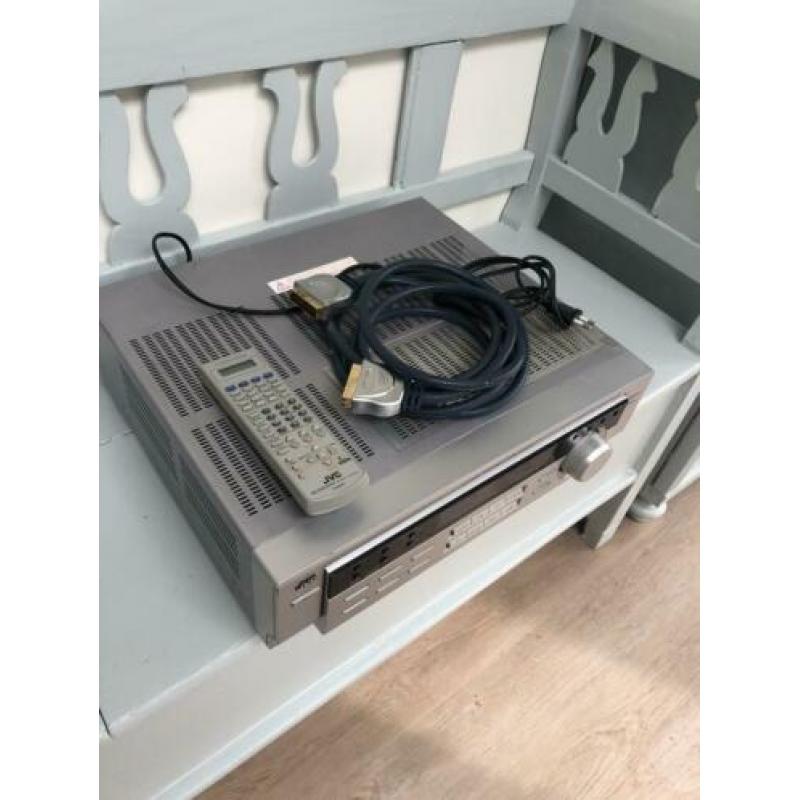 JCV RX-7022R versterkers/receivers plus JVC XV-N5 dvd/cd