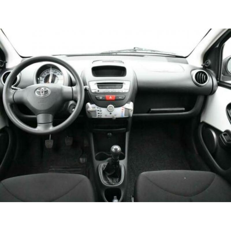 Toyota Aygo 1.0 VVT-i Now (bj 2014)