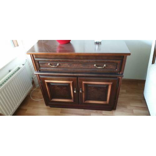 Mooi klassiek houten dressoir