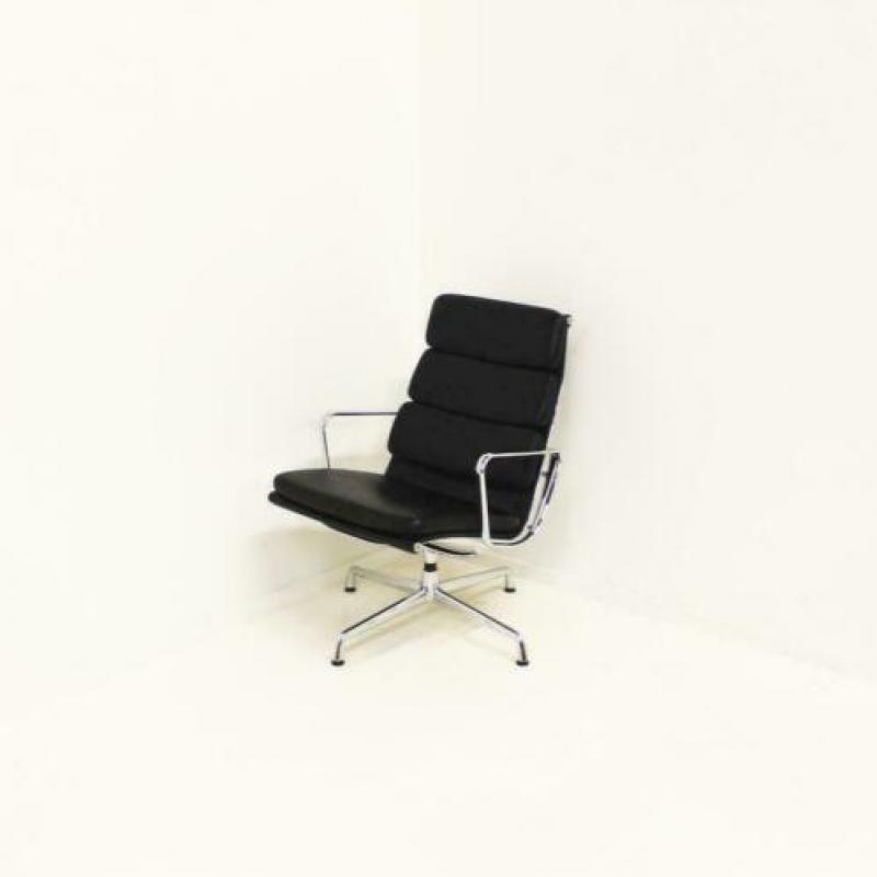 Vitra EA 216 Design Fauteuils, Leren Fauteuils, Nieuwstaat