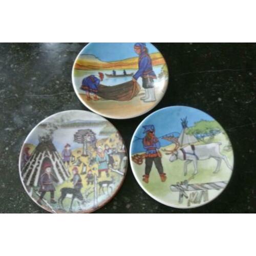 < Arabia Finland Wandbordjes 3 stuks zie foto's >