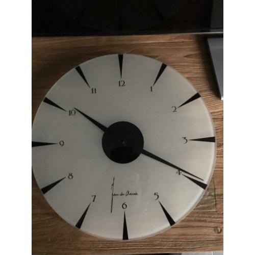 Glazen wandklok Jan des Bouvrie