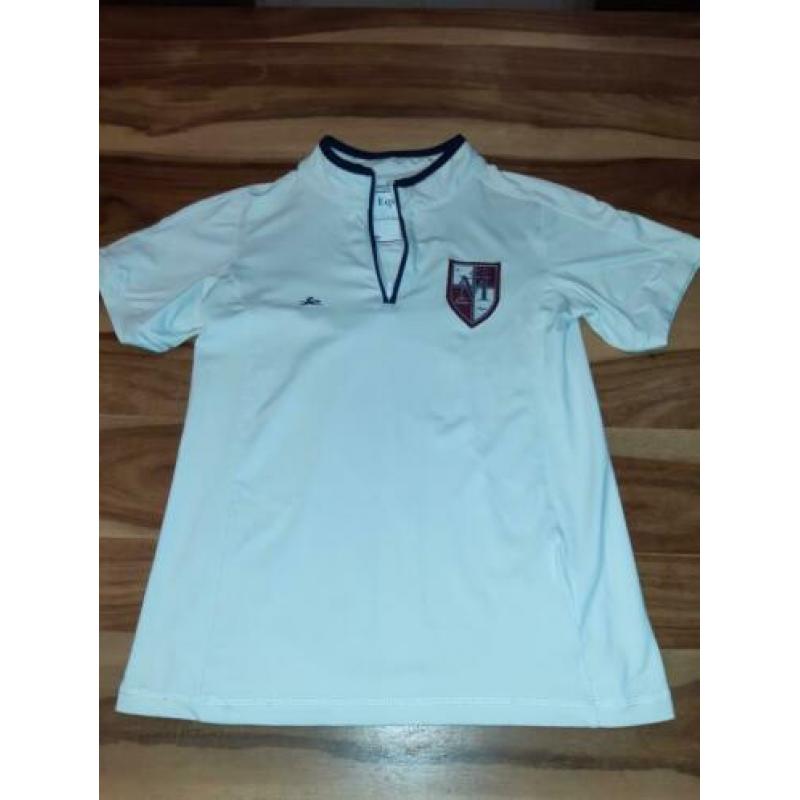 Wedstrijdset; jasje, shirt, broek, haarnetje, plastron,