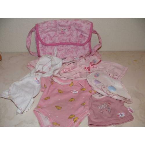 *** Poppenkleertjes // Baby Born Tas en Poppenkleertjes.
