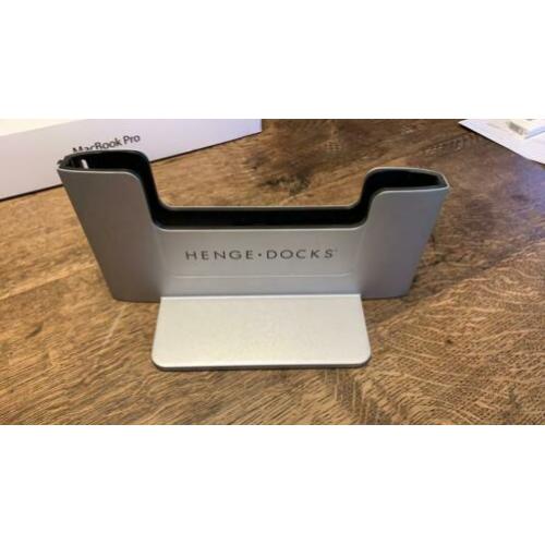 Henge dock voor Macbook Pro retina 15 inch + oplader