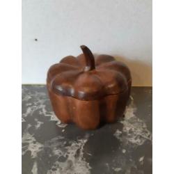 Mooie vintage houten schaaltje in de vorm van vrucht
