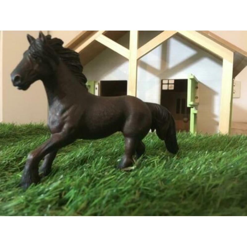 Schleich Paard Friesche merrie met veulen