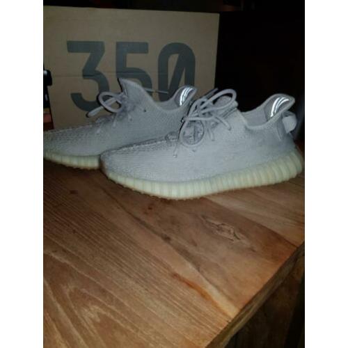 Yeezy boost 350 v2