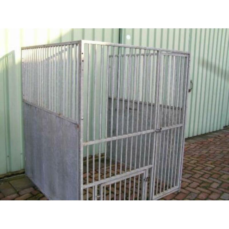 Hondenkennel / hok in goede staat 150 x 150 x 175 cm