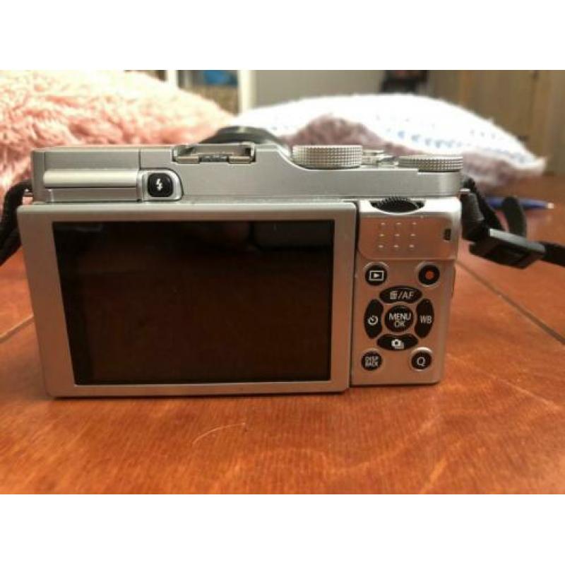 Fujifilm spiegelreflexcamera bruin