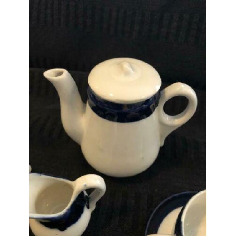 Kinder servies heeeeel oud