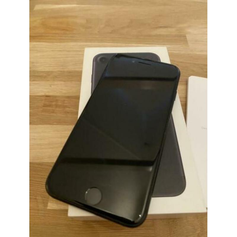 Apple iPhone 7 32GB zwart zo goed als nieuw!