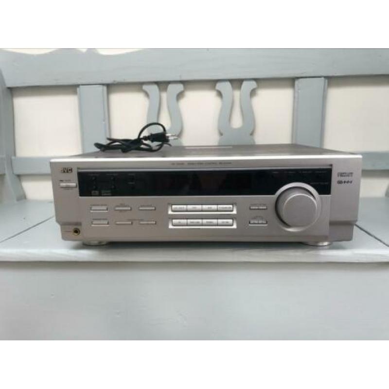 JCV RX-7022R versterkers/receivers plus JVC XV-N5 dvd/cd