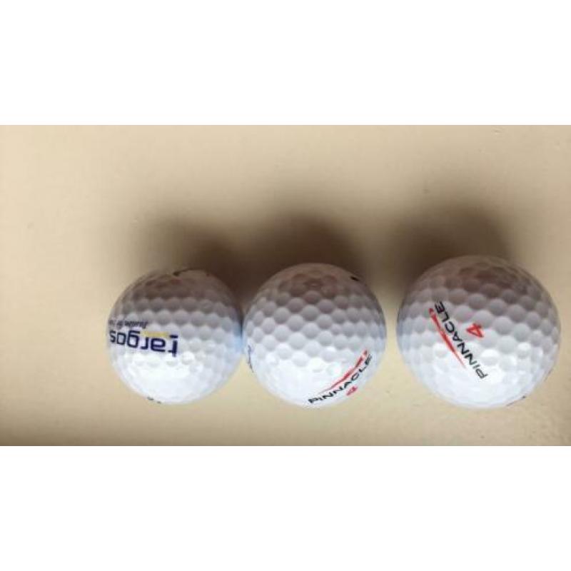 3 stuks Pinnacle golfballen en tee