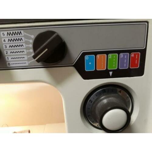 Naaimachine VENDOMATIC zo goed als nieuw