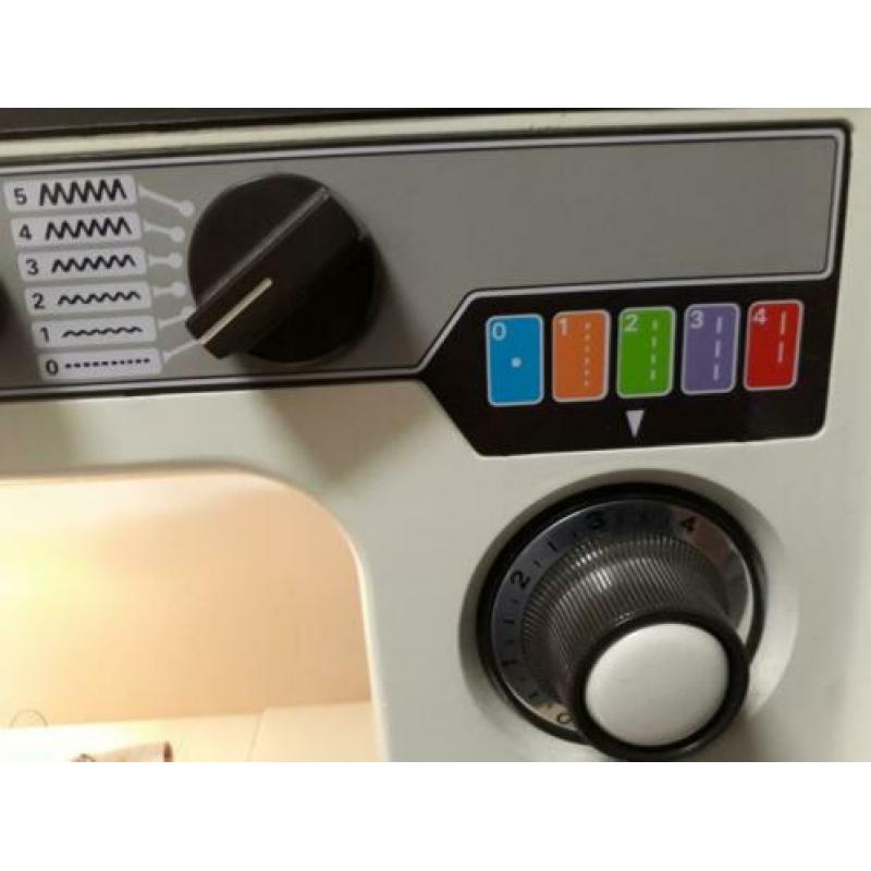 Naaimachine VENDOMATIC zo goed als nieuw