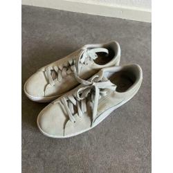 Puma sneakers maat 37.5