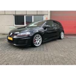 Volkswagen Golf 7 GTI 2.0 TSI 220pk /Discover pro / Dynaudio