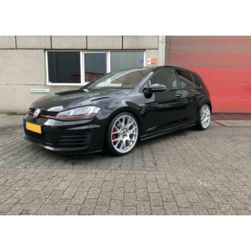 Volkswagen Golf 7 GTI 2.0 TSI 220pk /Discover pro / Dynaudio