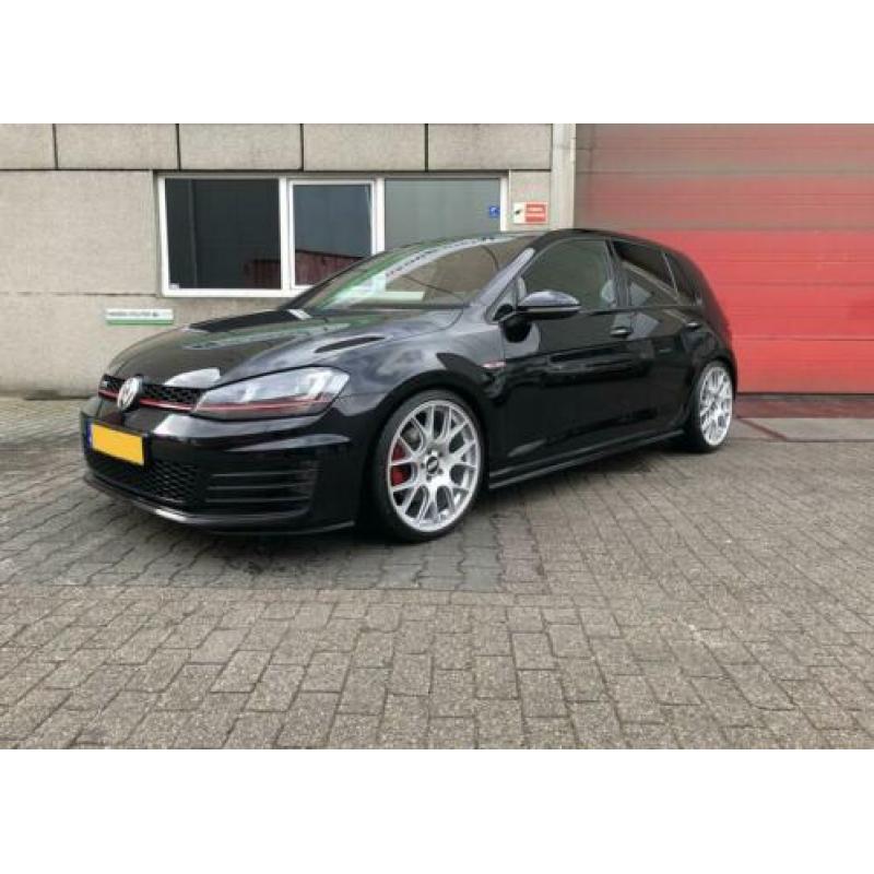 Volkswagen Golf 7 GTI 2.0 TSI 220pk /Discover pro / Dynaudio