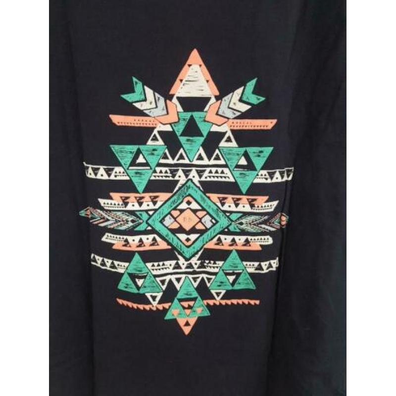 Donkerblauw t-shirt met print maat L NIEUW