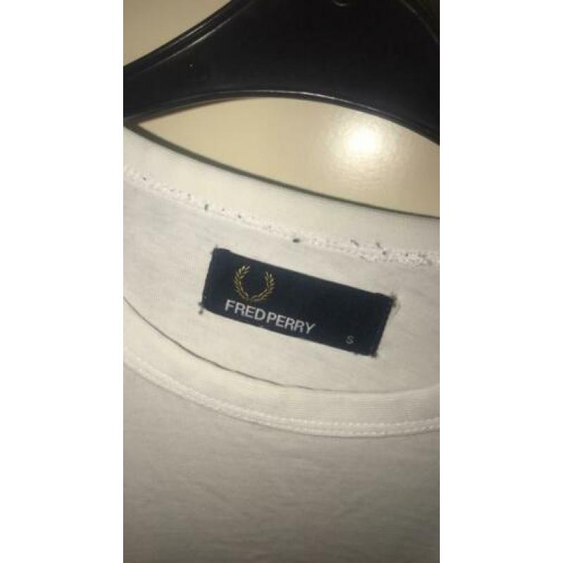 Fred perry tshirt