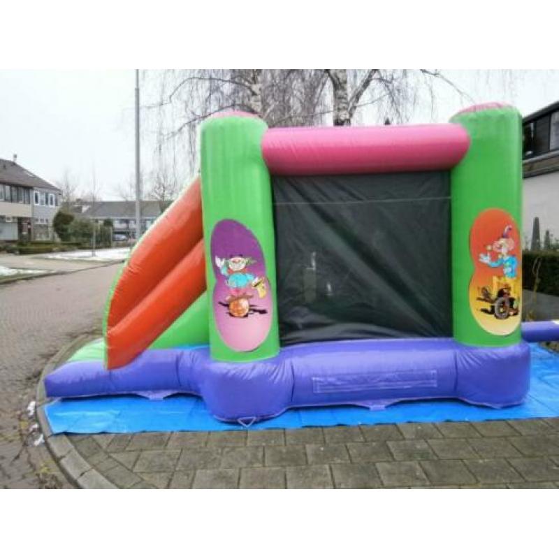 Koe springkussen , 4 bij 5 meter , erg leuk, te huur