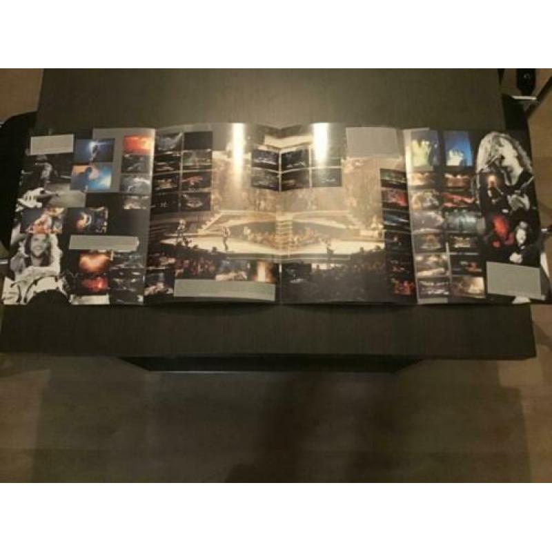 MetalIica tour boek Wherever We May Roam Tour Black Album