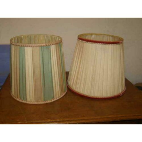 Twee oude lampenkappen (A19 2667)