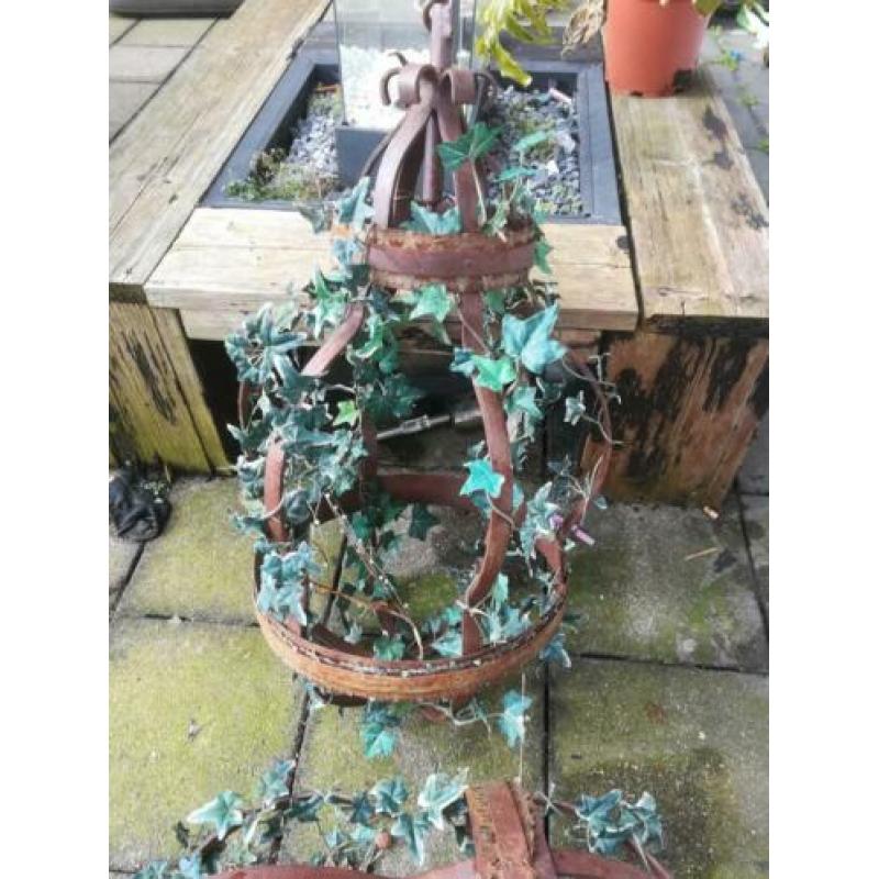 2 grote lijzeren lantaarns Hoogte 86 cm