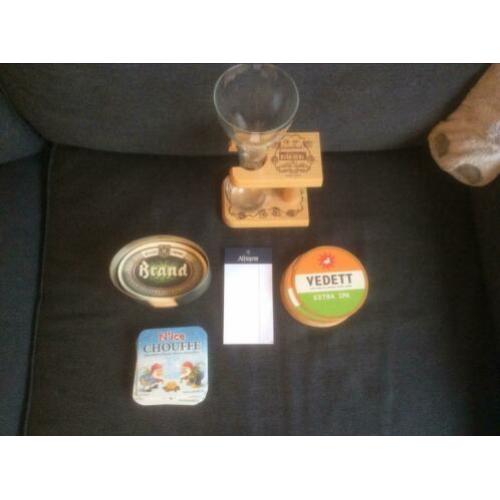 Diversen bier: Pauwel Kwak, Chouffe, Brand, Vedett, Affligem