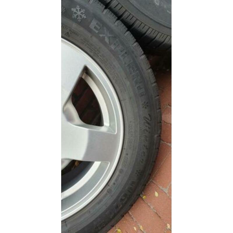 Land Rover velgen met winterbanden 18 inch