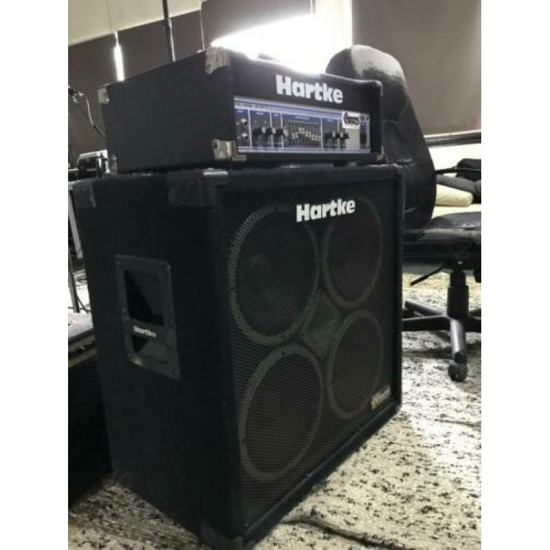 Hartke HA 5500 Bas versterker en Hartke VX210 Bas cabinet
