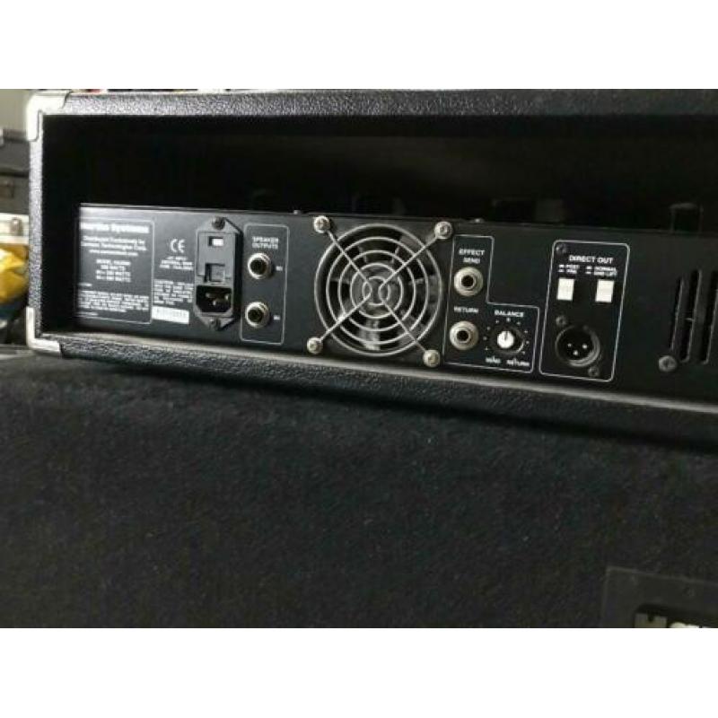 Hartke HA 5500 Bas versterker en Hartke VX210 Bas cabinet