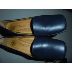 S19) donker blauw leren pumps maat 37 hush puppies hakhoogte