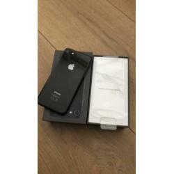 Zgan iPhone 8 64gb zwart/ space grey 1 jaar oud