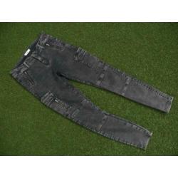 zwarte ZARA WOMAN spijkerbroek maat 36/S lengte 30 stretch