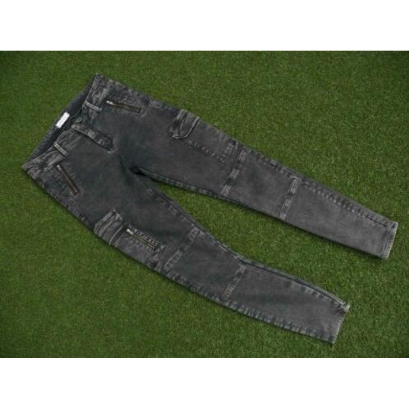 zwarte ZARA WOMAN spijkerbroek maat 36/S lengte 30 stretch