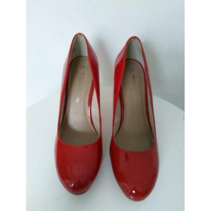 Rode pumps Tamaris maat 39