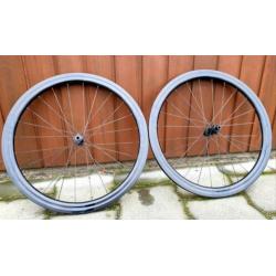 FFWD Fast Forward F4 carbon clincher wielset wielen dt swiss