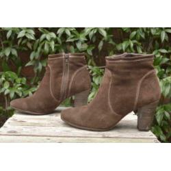 Cellini bruin suede enkellaarzen, mt. 38