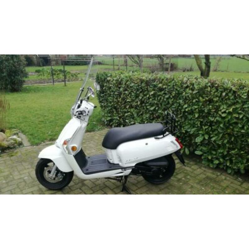 Kymco like snor scooter